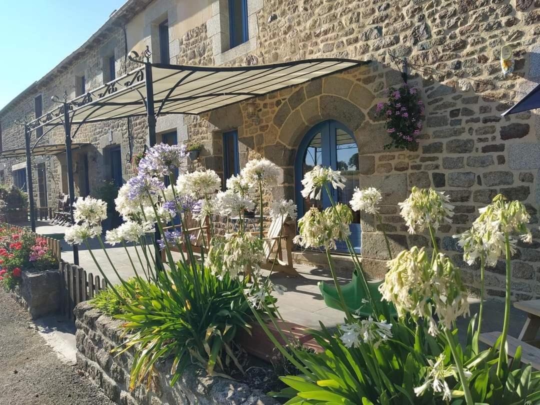 Le Douetaux Chambres D'Hotes La Baussaine Exterior foto